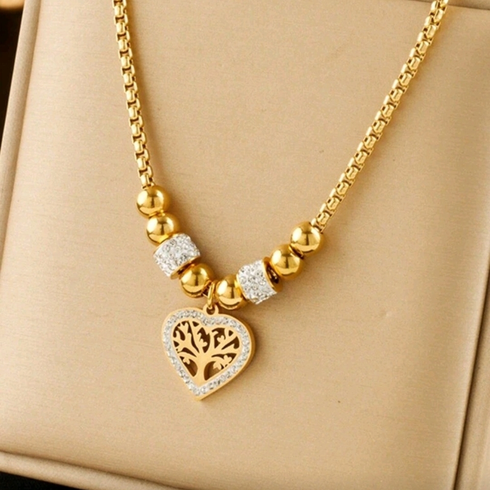Elegant Gold Heart Pendant Necklace